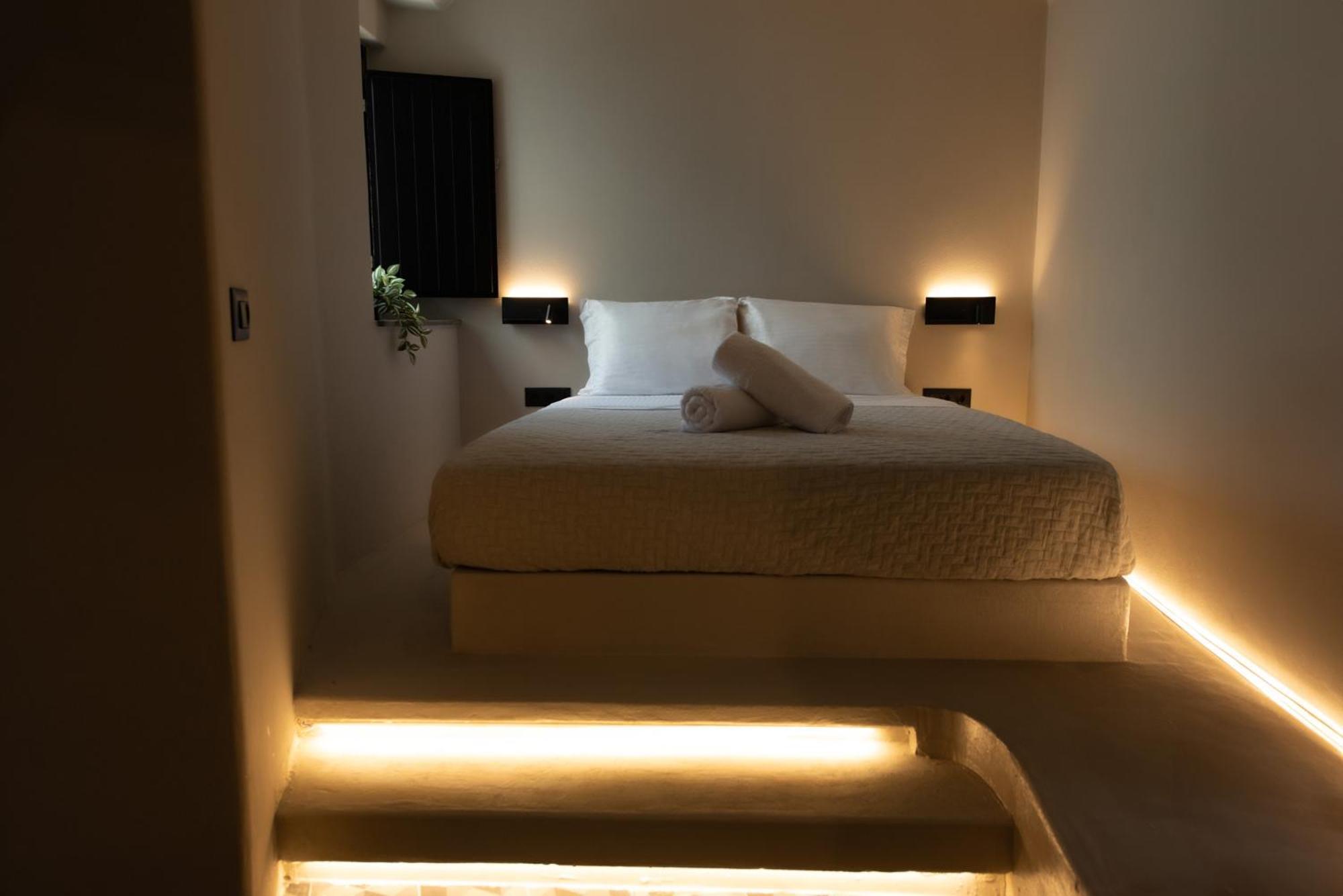 Noir Cave Villa With Private Jacuzzi And Sunset Terrace Pyrgos Kallistis Exterior photo