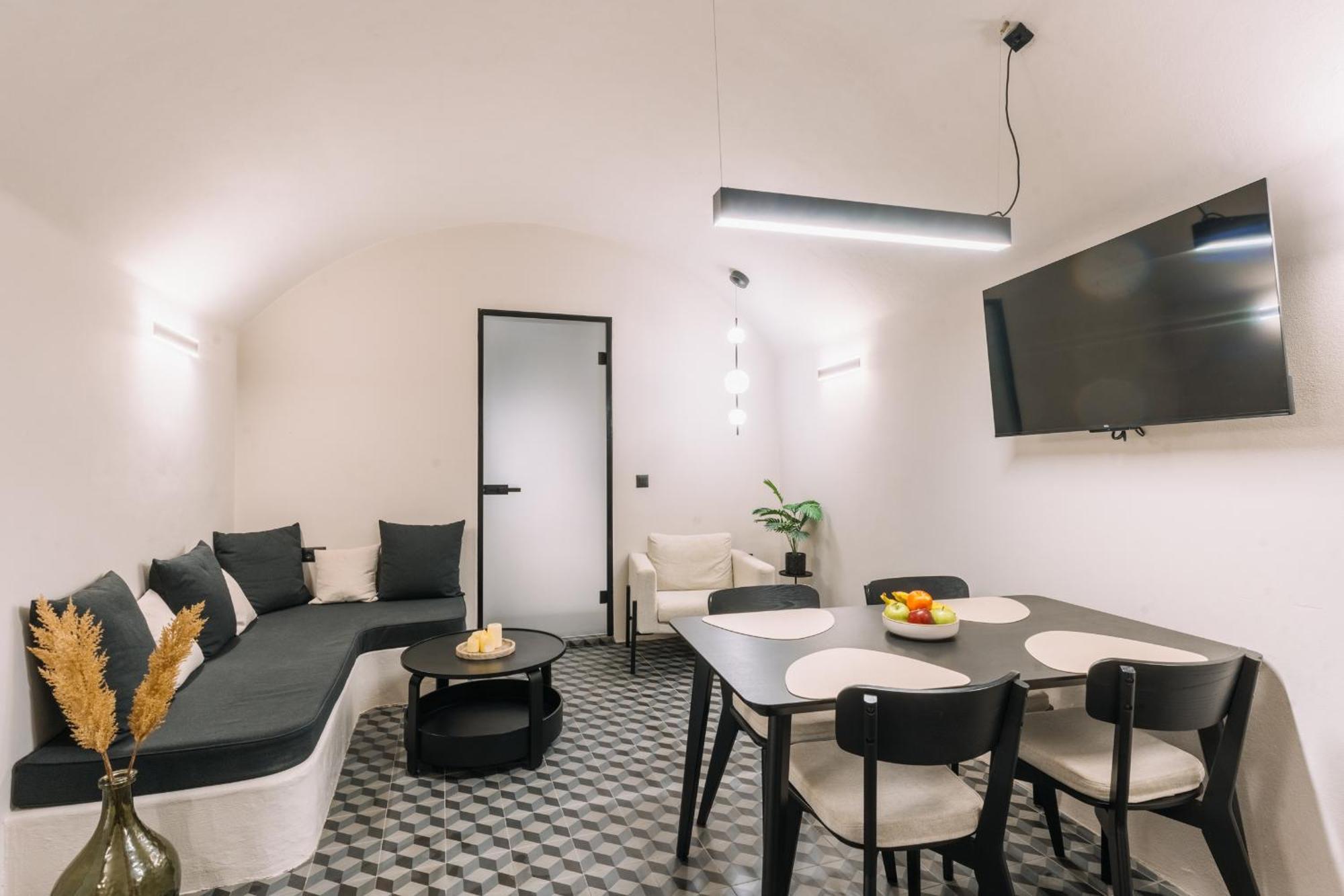Noir Cave Villa With Private Jacuzzi And Sunset Terrace Pyrgos Kallistis Exterior photo